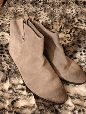 Women's Two Toned- Suede Like Ankle Boots